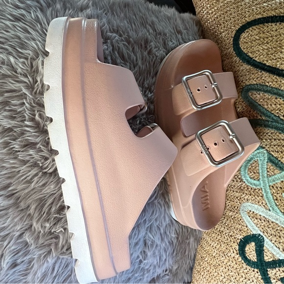 Mia Santi Double Buckle Platform Sandals - BLUSH- Size 7 - Picture 7 of 8